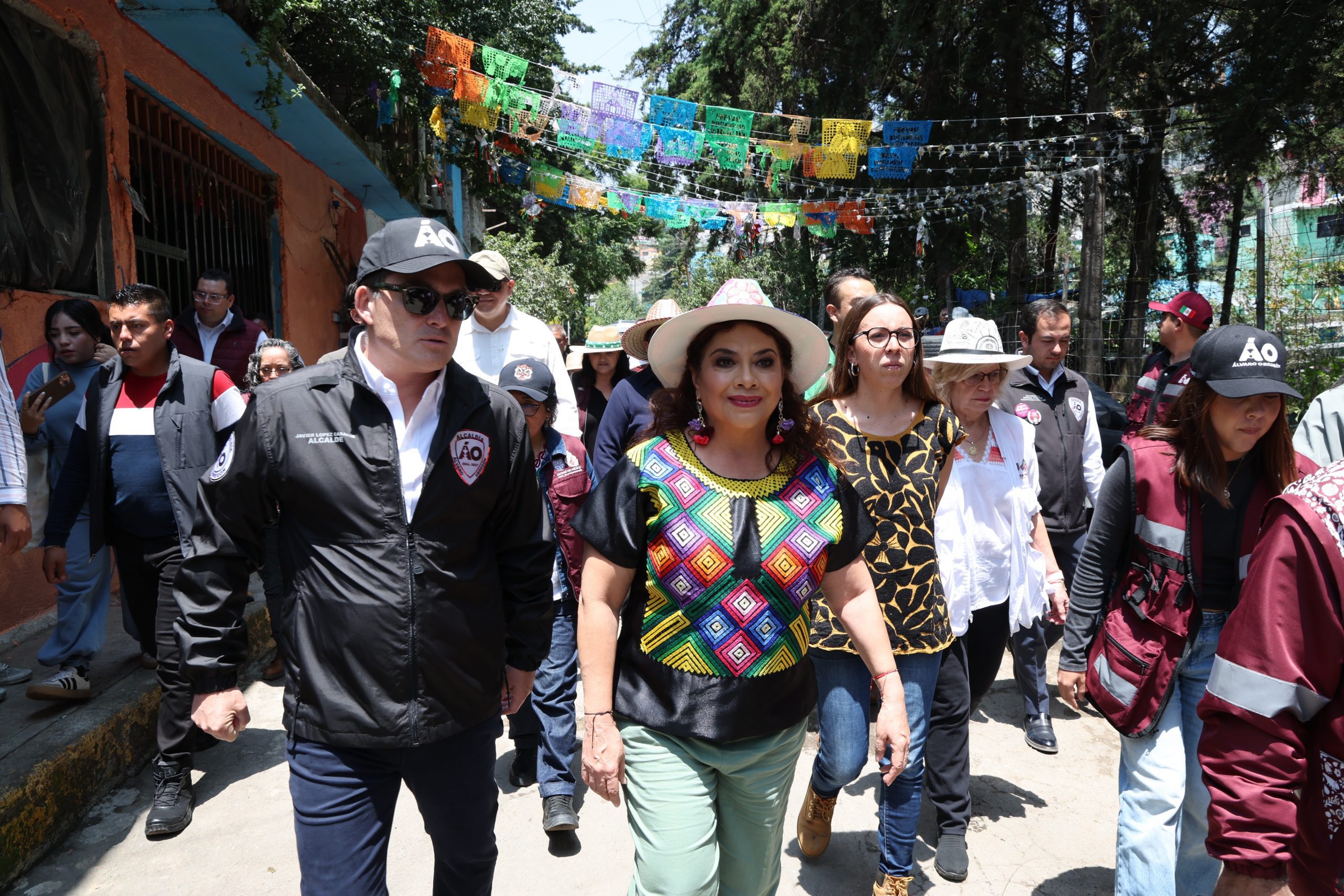 Recorrido de Clara Brugada, Jefa de Gobierno de la Ciudad de México por el río y barrancas de la colonia La Araña en la Alcaldía Álvaro Obregón. Fotografía: La Isabel.