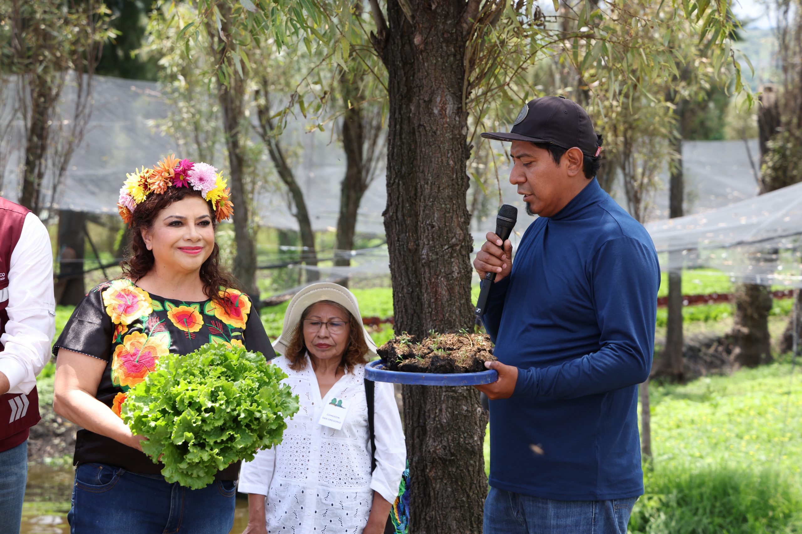 Recorrido de la Jefa de Gobierno, Clara Brugada, por diferentes puntos de San Gregorio Atlapulco, alcaldía Xochimilco. Fotografía: La Isabel.