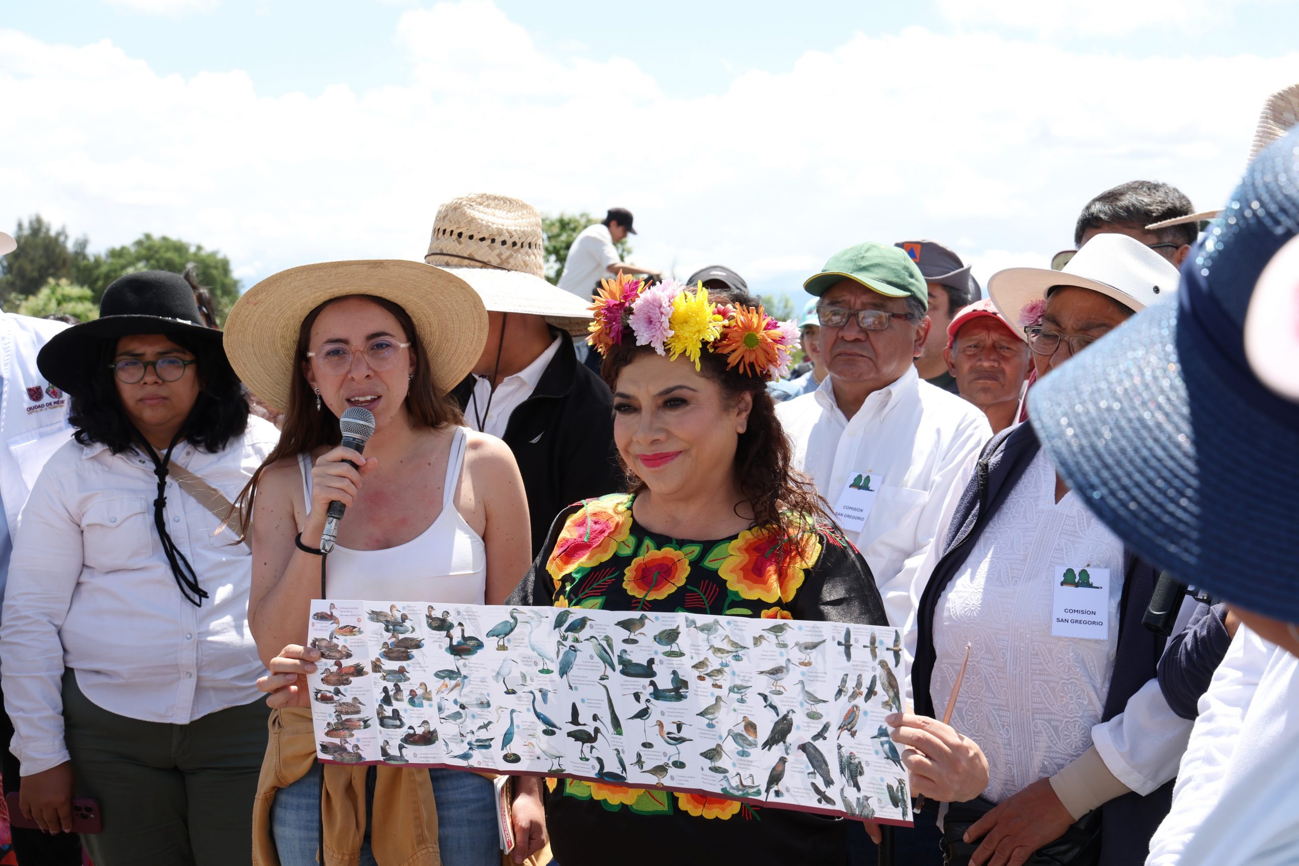 Recorrido de la Jefa de Gobierno, Clara Brugada, por diferentes puntos de San Gregorio Atlapulco, alcaldía Xochimilco. Fotografía: La Isabel.