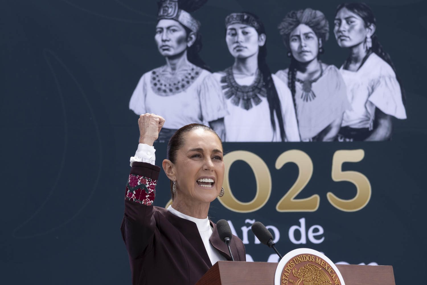 Cuauhtémoc, Ciudad de México. 16 de septiembre 2025. La presidenta constitucional de los Estados Unidos Mexicanos, la Doctora Claudia Sheinbaum Pardo  preside el Desfile Cívico Militar. Foto: /Presidencia