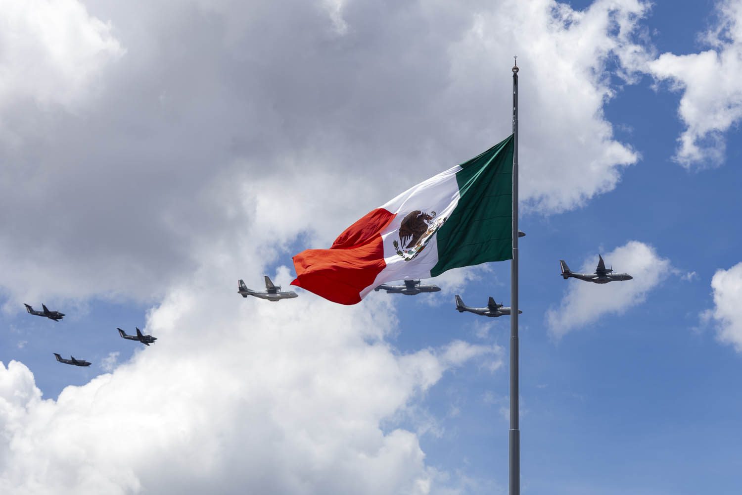 Cuauhtémoc, Ciudad de México. 16 de septiembre 2025. La presidenta constitucional de los Estados Unidos Mexicanos, la Doctora Claudia Sheinbaum Pardo  preside el Desfile Cívico Militar. Foto: /Presidencia