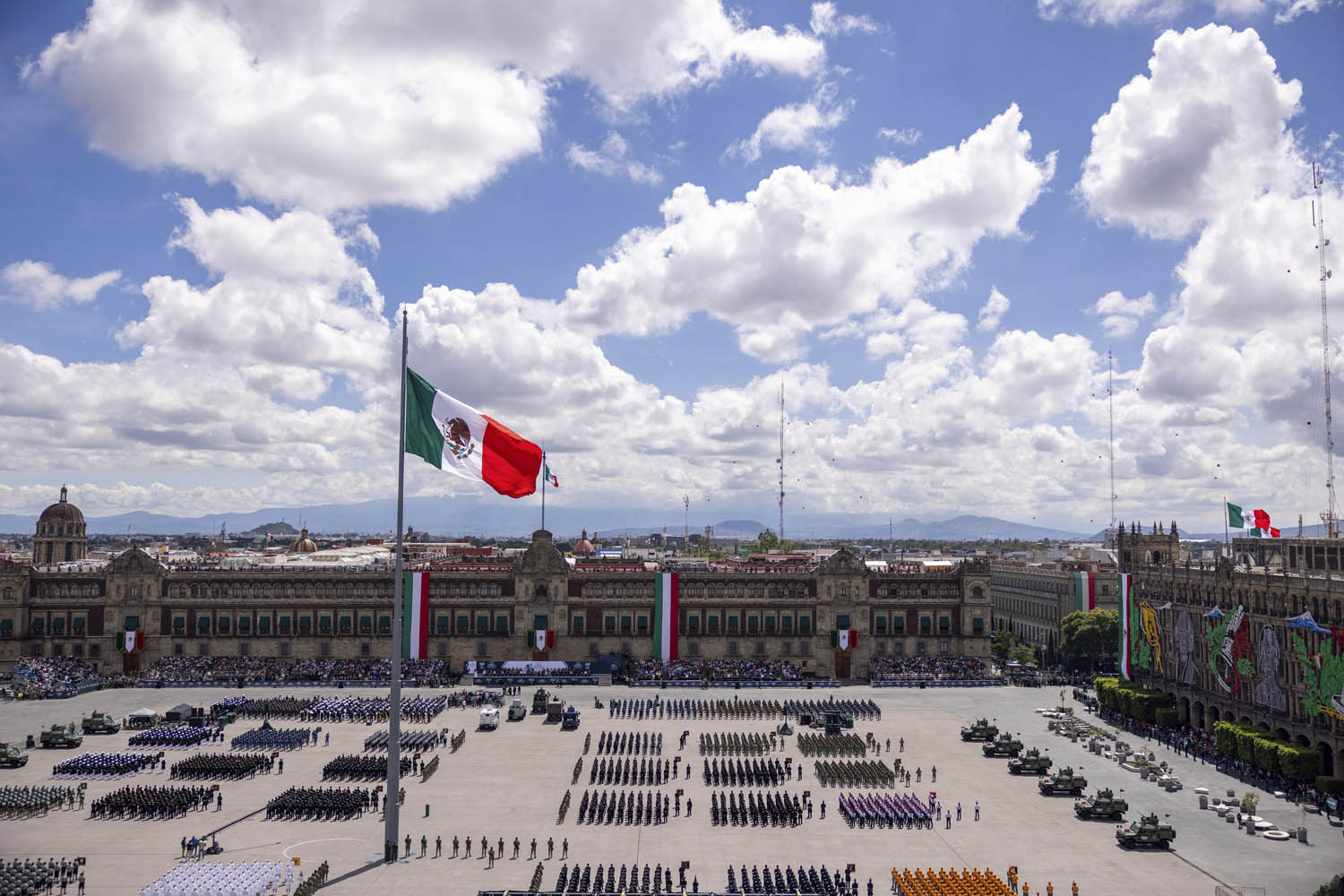 Cuauhtémoc, Ciudad de México. 16 de septiembre 2025. La presidenta constitucional de los Estados Unidos Mexicanos, la Doctora Claudia Sheinbaum Pardo  preside el Desfile Cívico Militar. Foto: /Presidencia