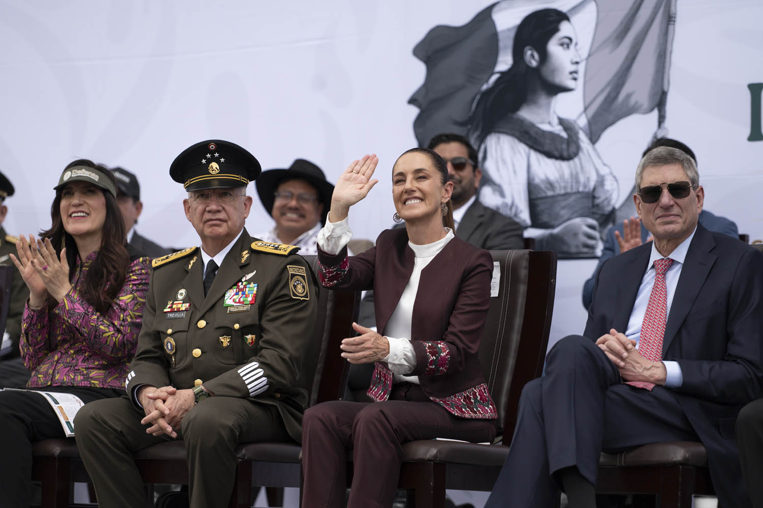 Cuauhtémoc, Ciudad de México. 16 de septiembre 2025. La presidenta constitucional de los Estados Unidos Mexicanos, la Doctora Claudia Sheinbaum Pardo  preside el Desfile Cívico Militar. Foto: /Presidencia