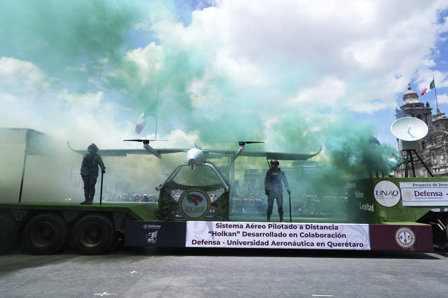 Cuauhtémoc, Ciudad de México. 16 de septiembre 2025. La presidenta constitucional de los Estados Unidos Mexicanos, la Doctora Claudia Sheinbaum Pardo  preside el Desfile Cívico Militar. Foto: /Presidencia