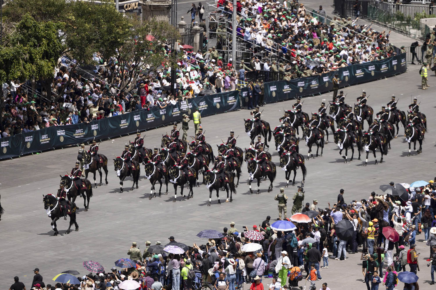 Cuauhtémoc, Ciudad de México. 16 de septiembre 2025. La presidenta constitucional de los Estados Unidos Mexicanos, la Doctora Claudia Sheinbaum Pardo  preside el Desfile Cívico Militar. Foto: /Presidencia