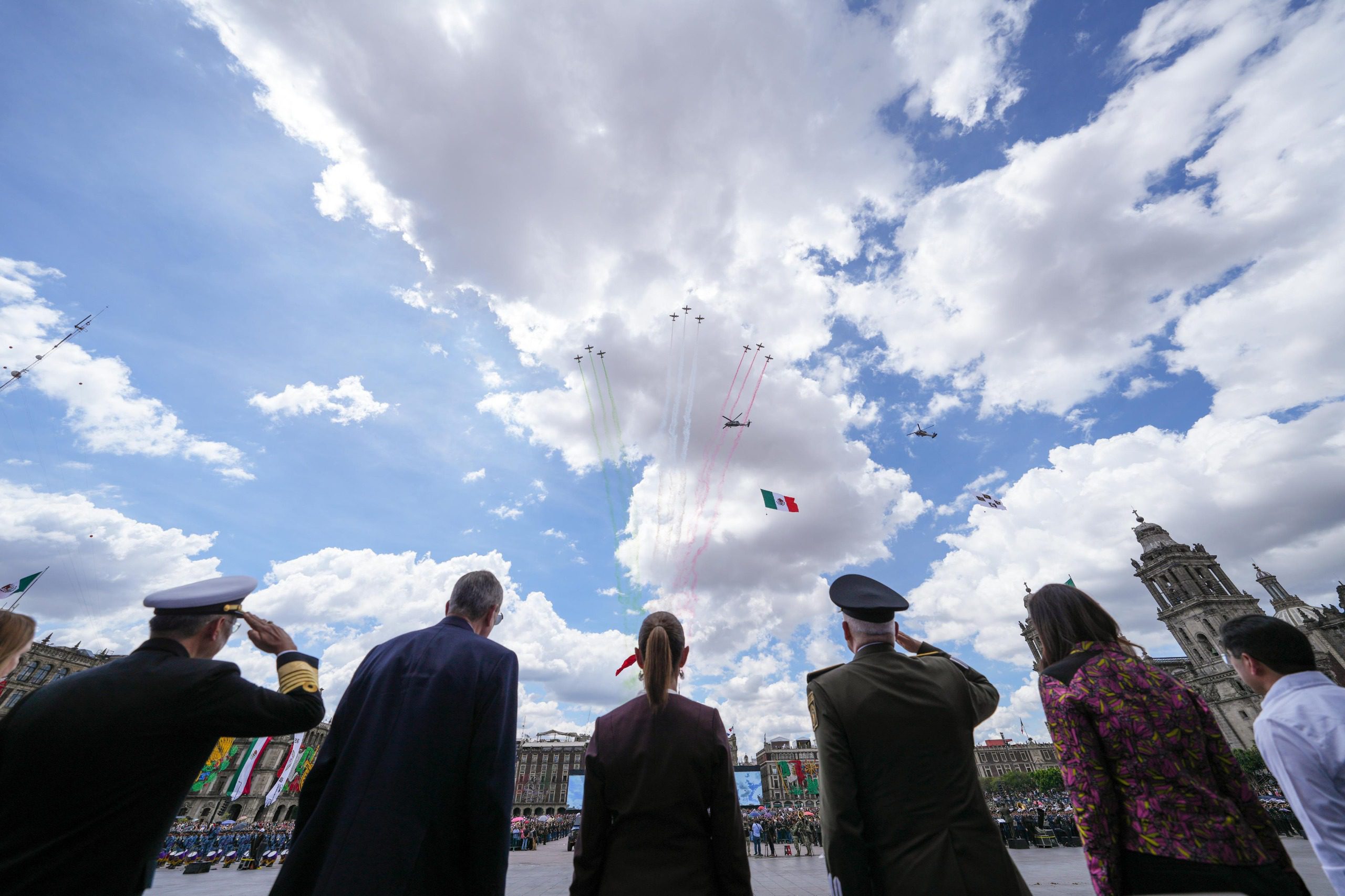 2025-09-16_Desfile_Ci_vico_Militar_215_Aniversario_de_la_Independencia_090_HC