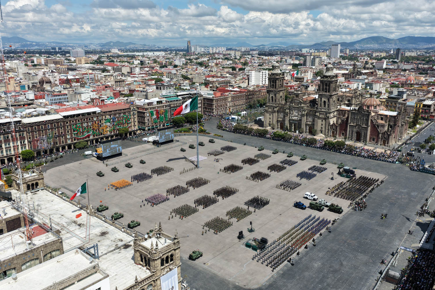 Cuauhtémoc, Ciudad de México. 16 de septiembre 2025. La presidenta constitucional de los Estados Unidos Mexicanos, la Doctora Claudia Sheinbaum Pardo  preside el Desfile Cívico Militar. Foto: /Presidencia
