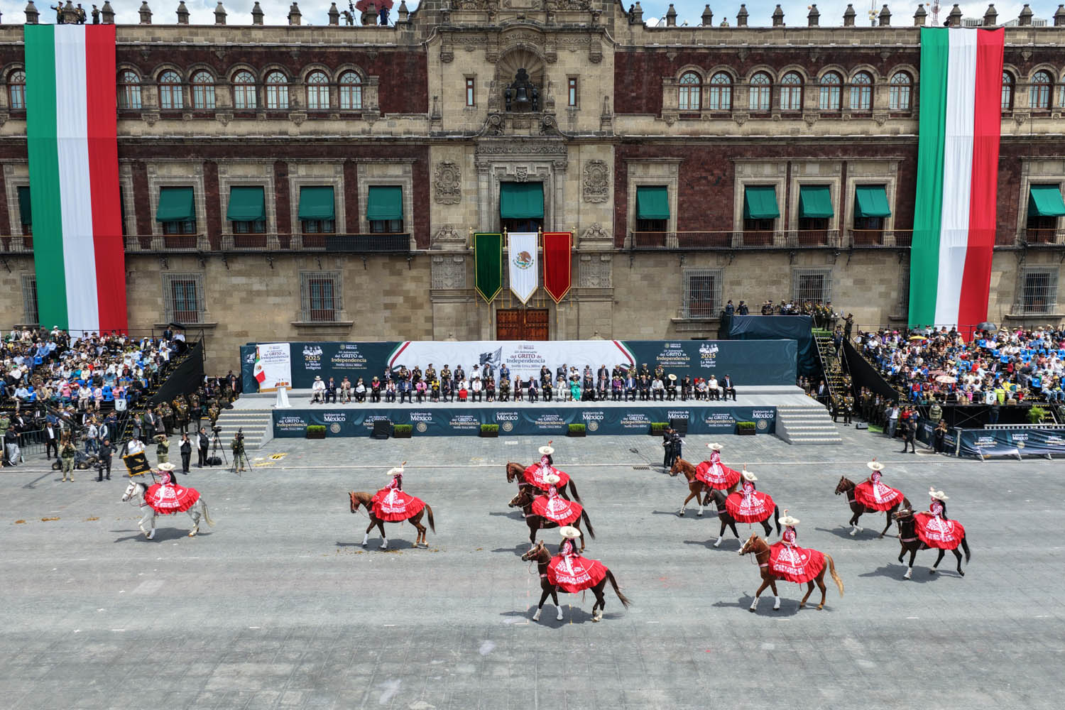 Cuauhtémoc, Ciudad de México. 16 de septiembre 2025. La presidenta constitucional de los Estados Unidos Mexicanos, la Doctora Claudia Sheinbaum Pardo  preside el Desfile Cívico Militar. Foto: /Presidencia