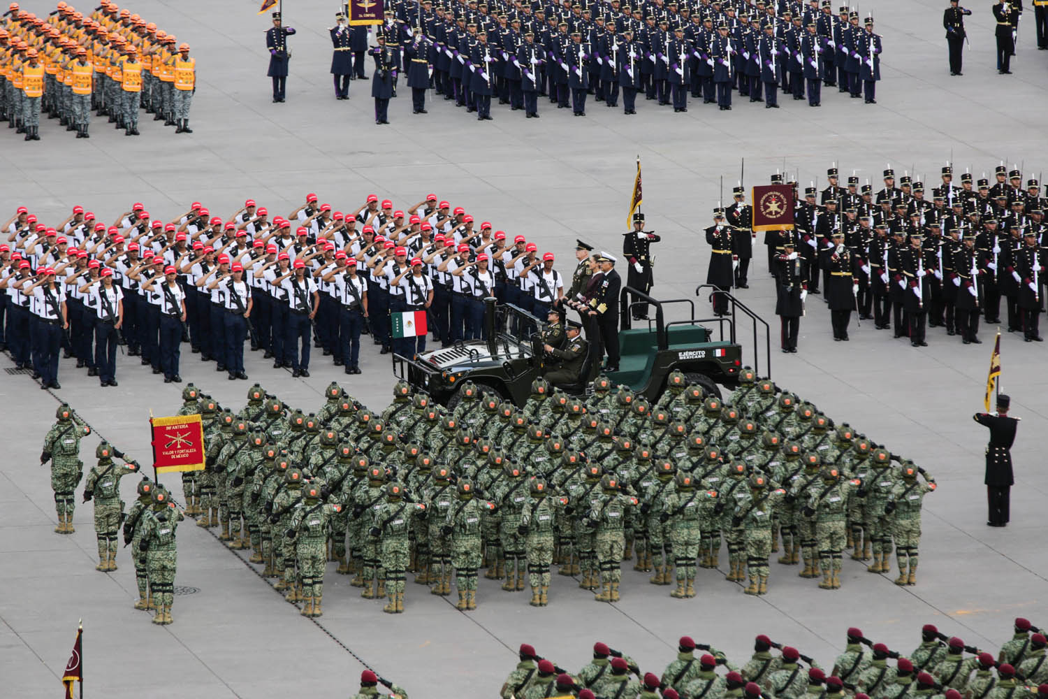Cuauhtémoc, Ciudad de México. 16 de septiembre 2025. La presidenta constitucional de los Estados Unidos Mexicanos, la Doctora Claudia Sheinbaum Pardo  preside el Desfile Cívico Militar. Foto: /Presidencia