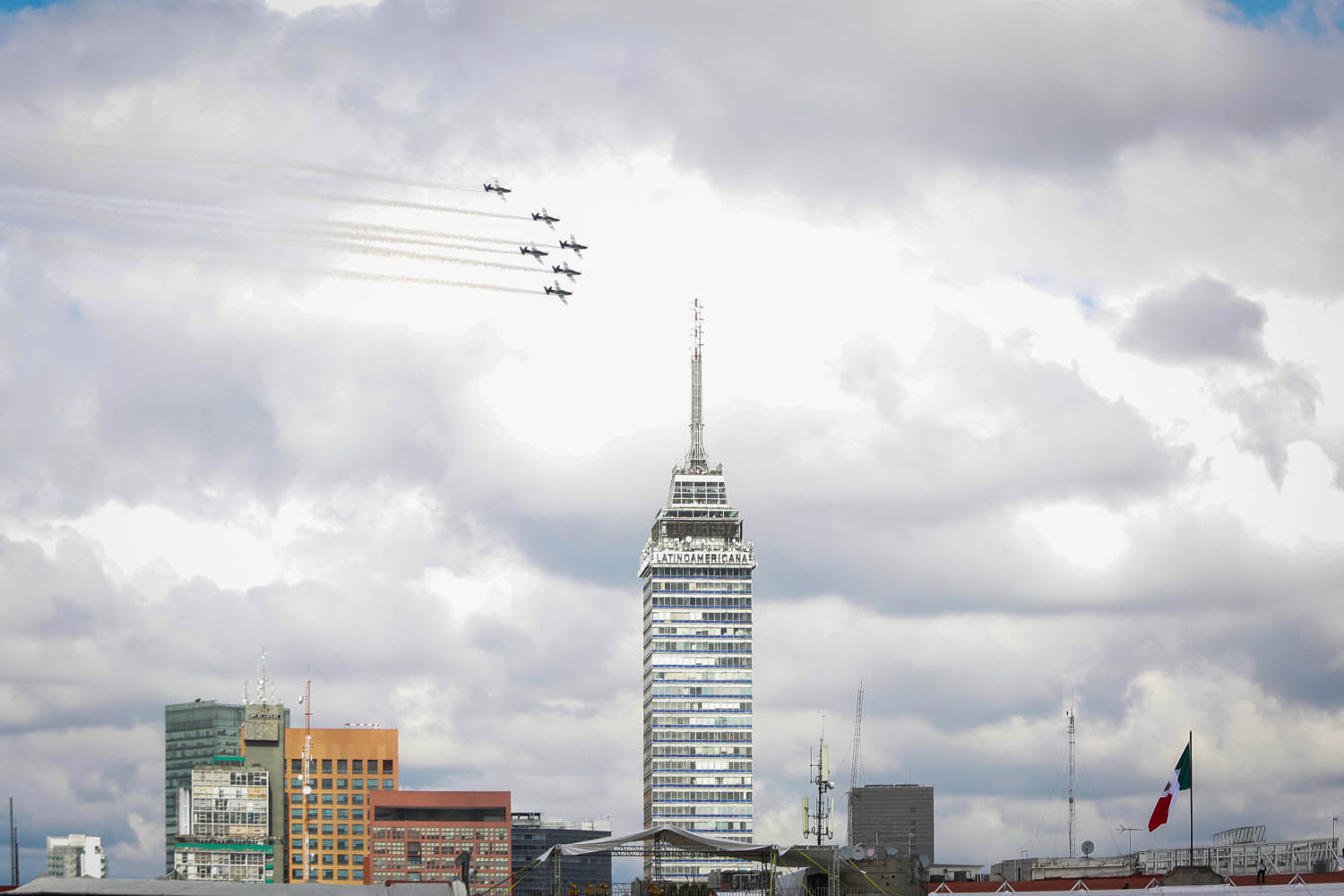 Cuauhtémoc, Ciudad de México. 16 de septiembre 2025. La presidenta constitucional de los Estados Unidos Mexicanos, la Doctora Claudia Sheinbaum Pardo  preside el Desfile Cívico Militar. Foto: /Presidencia