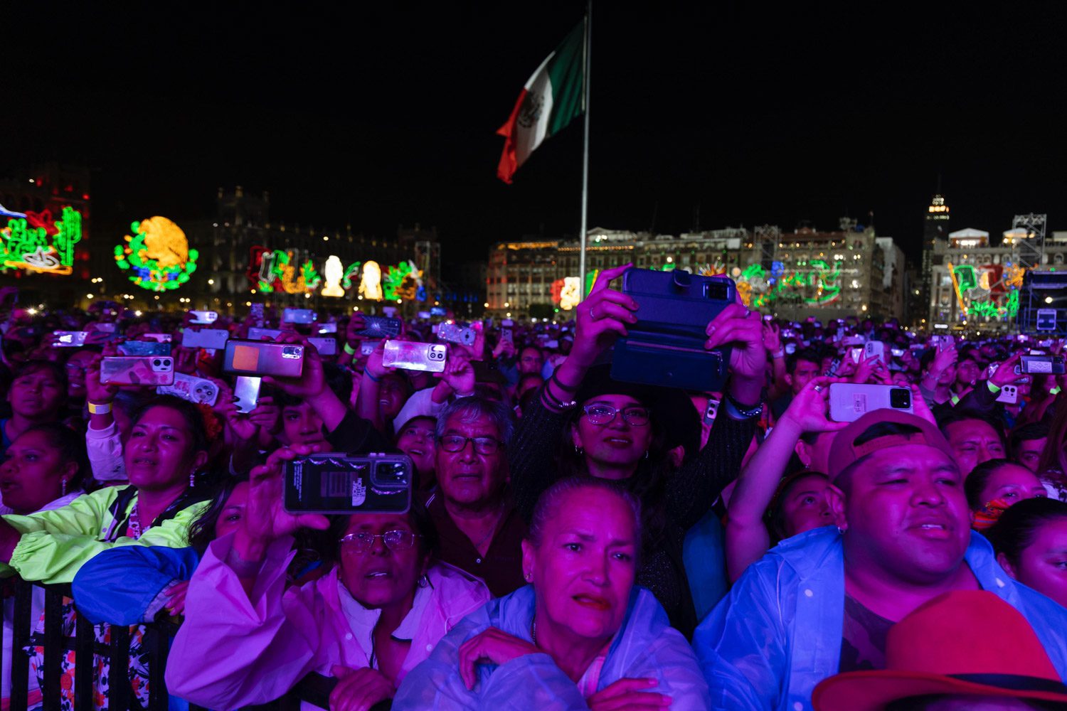 215_Aniversario_del_Grito_de_Independencia_30