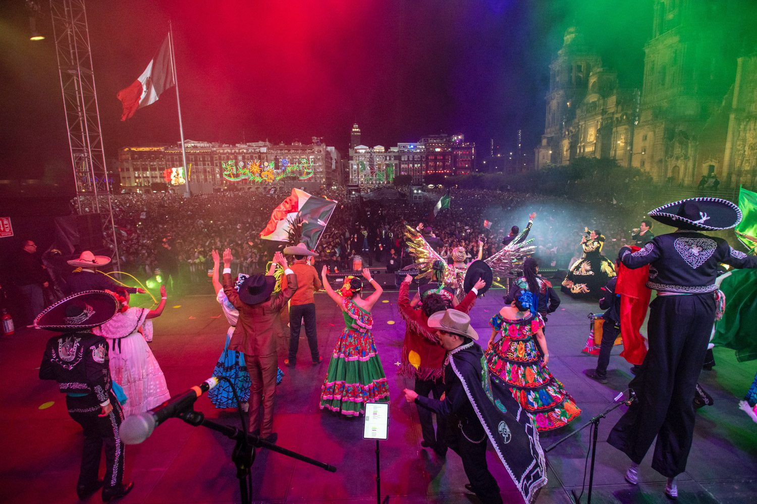 215_Aniversario_del_Grito_de_Independencia_32