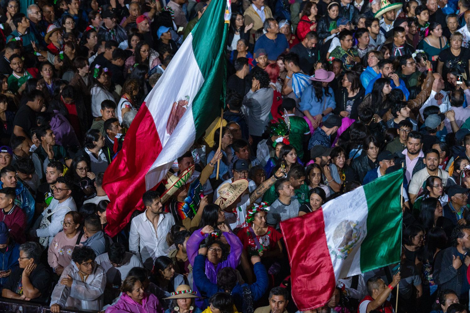 215_Aniversario_del_Grito_de_Independencia_40