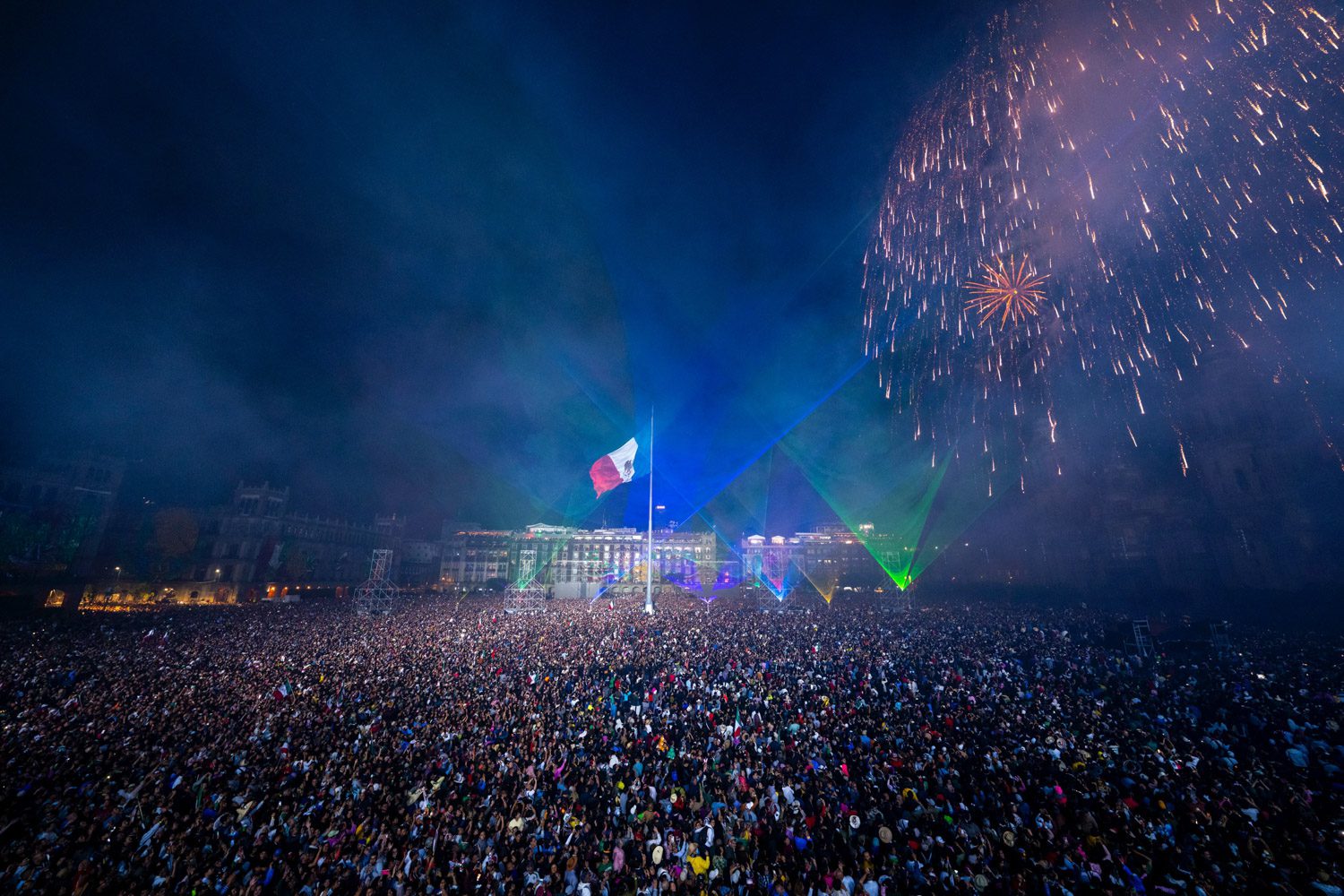 215_Aniversario_del_Grito_de_Independencia_42