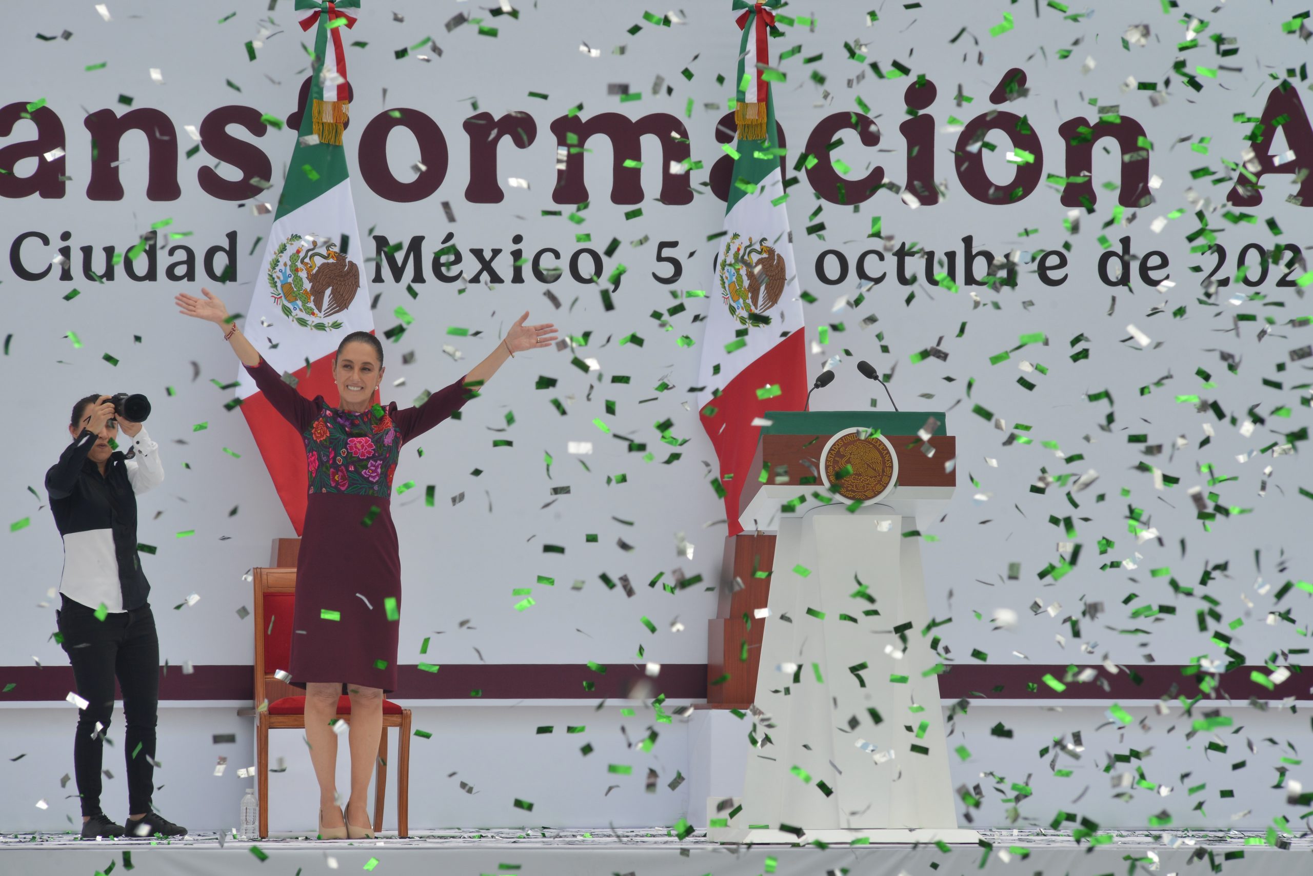 Informe de la presidenta Claudia Sheinbaum Pardo en el zócalo de la CDMX. Fotografía: La Isabel.