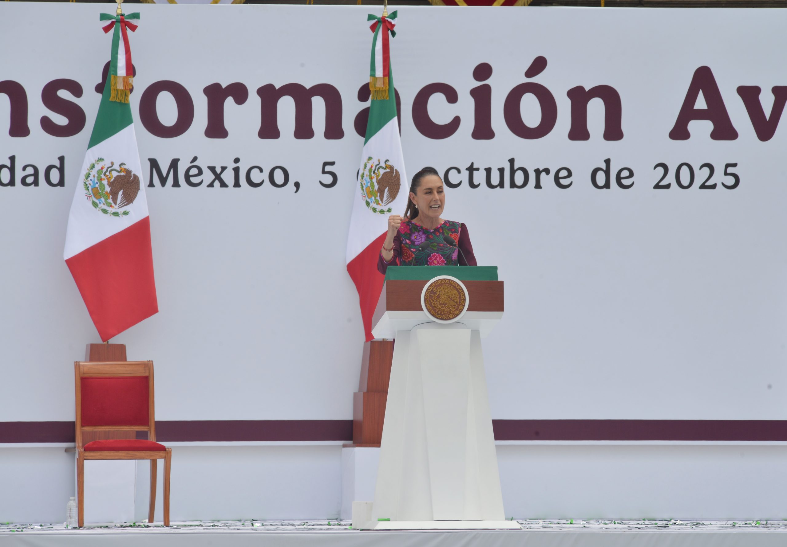 Informe de la presidenta Claudia Sheinbaum Pardo en el zócalo de la CDMX. Fotografía: La Isabel.