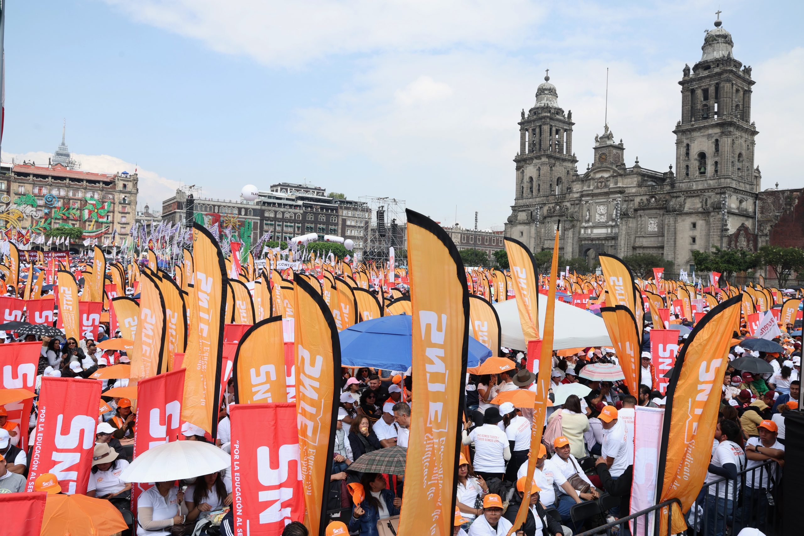 Informe de la presidenta Claudia Sheinbaum Pardo en el zócalo de la CDMX. Fotografía: La Isabel.