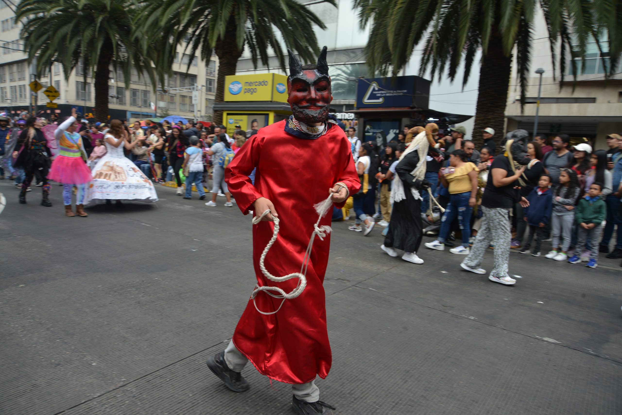 17° Desfile y Concurso de Alebrijes Monumentales del MAP. Fotografía: La -Isabel.