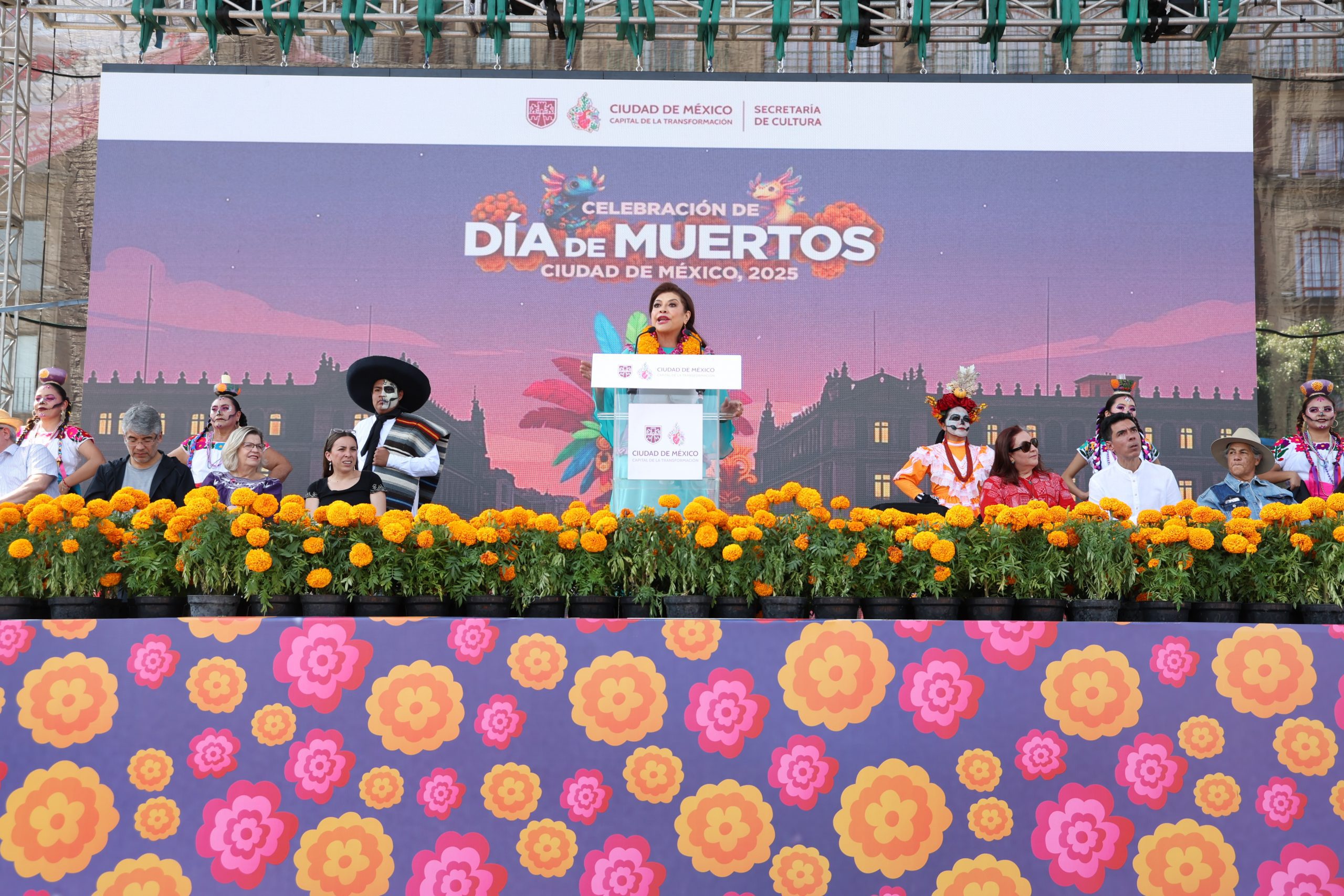 Inauguración de la Ofrenda Monumental en el Zócalo de la Ciudad de México. Fotografía: La Isabel.