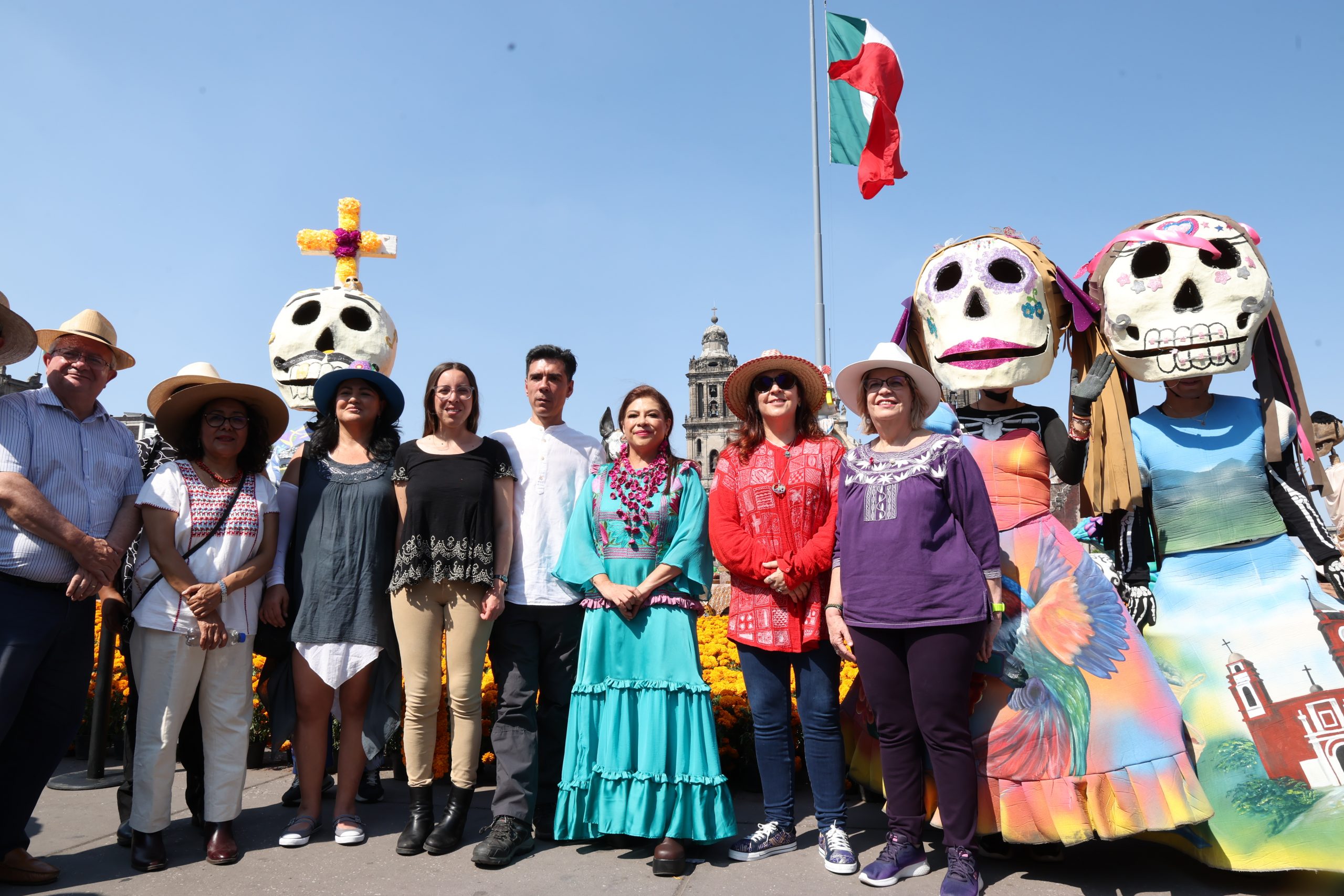 Inauguración de la Ofrenda Monumental en el Zócalo de la Ciudad de México. Fotografía: La Isabel.