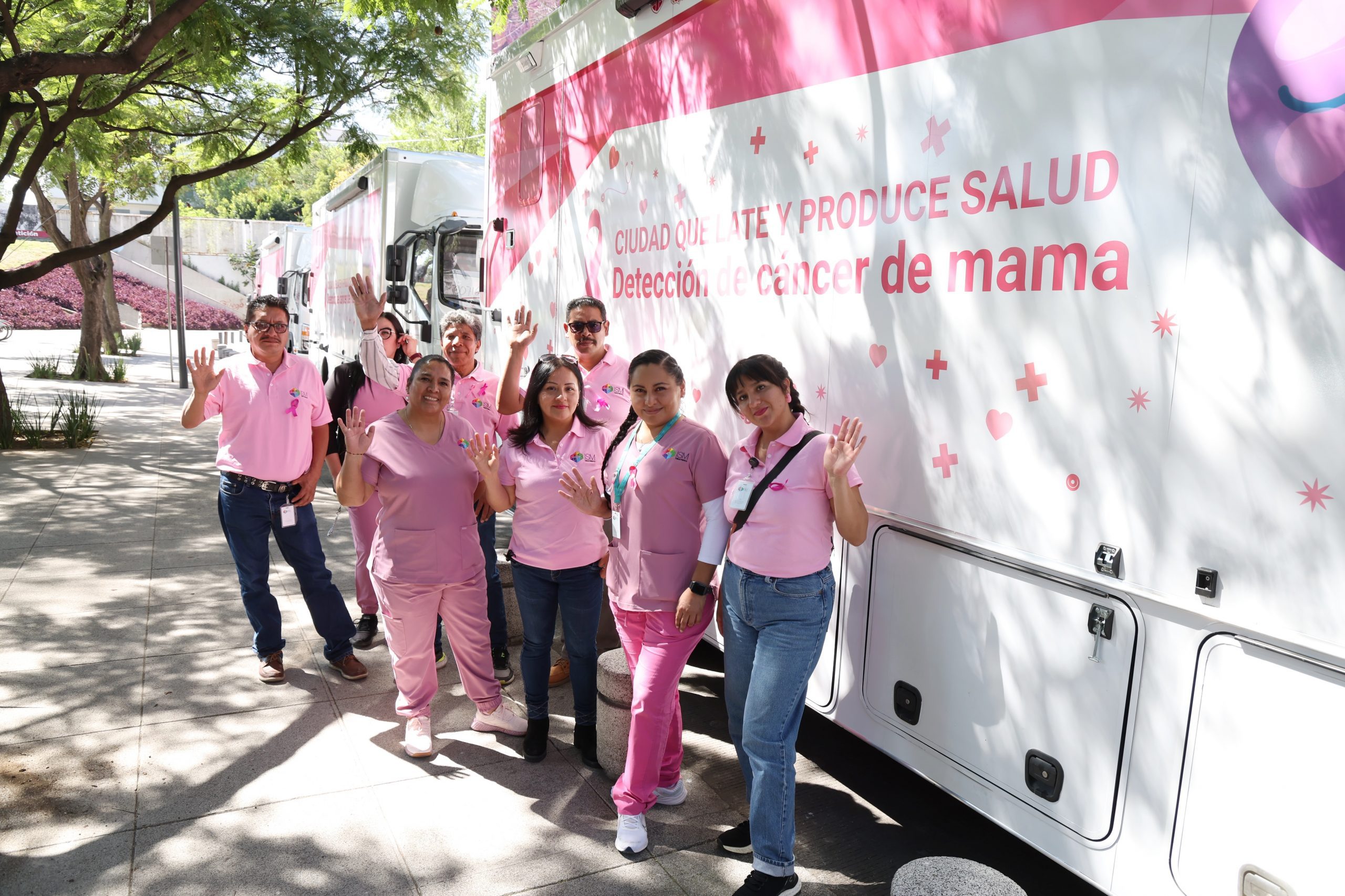 Campaña “Tómatelo a Pecho, hazte una Mastografía”. Fotografía: La Isabel.