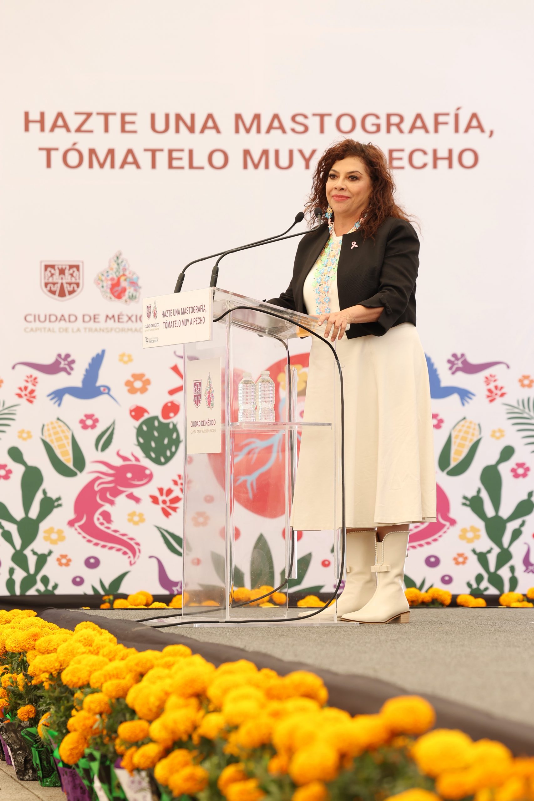 Campaña “Tómatelo a Pecho, hazte una Mastografía”. Fotografía: La Isabel.