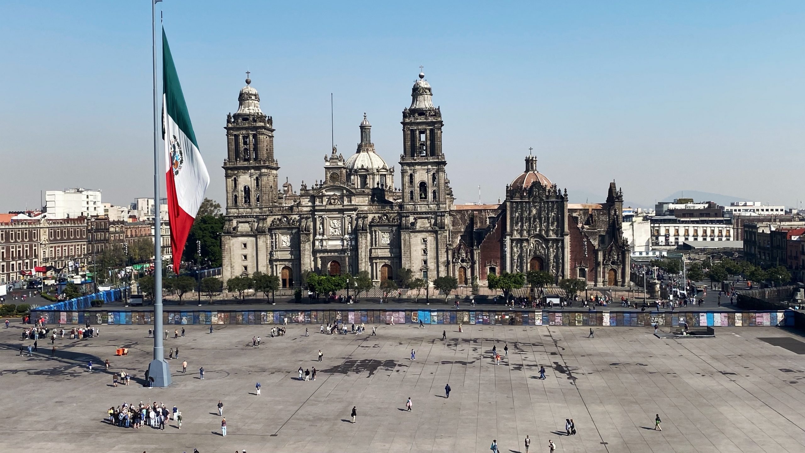 Cercado el Centro Histórico previo a la Marcha Generación Z el próximo 15 de Noviembre. Fotografía: La Isabel.