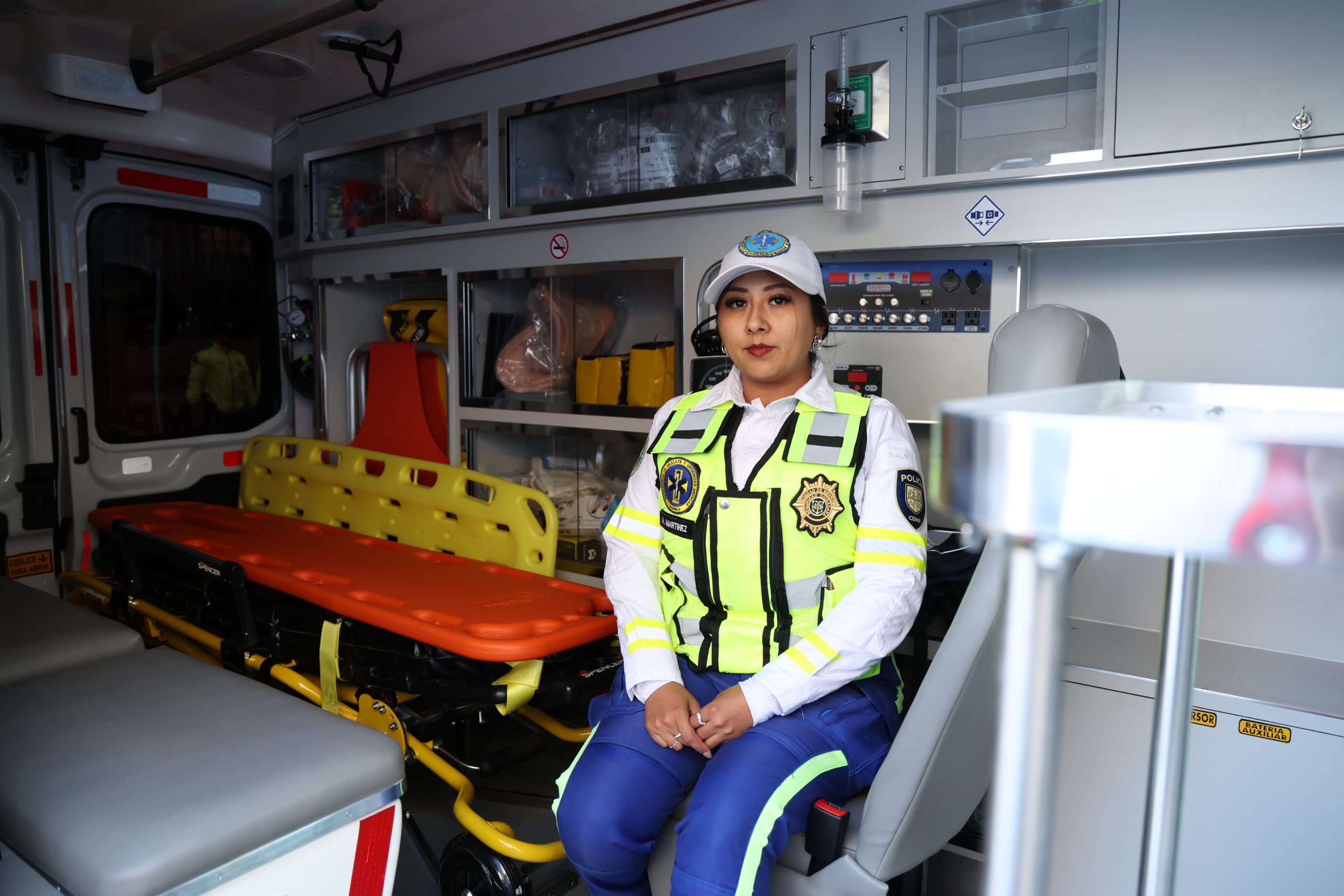 Entrega Clara Brugada 25 nuevas ambulancias al ERUM. Fotografía: La Isabel.