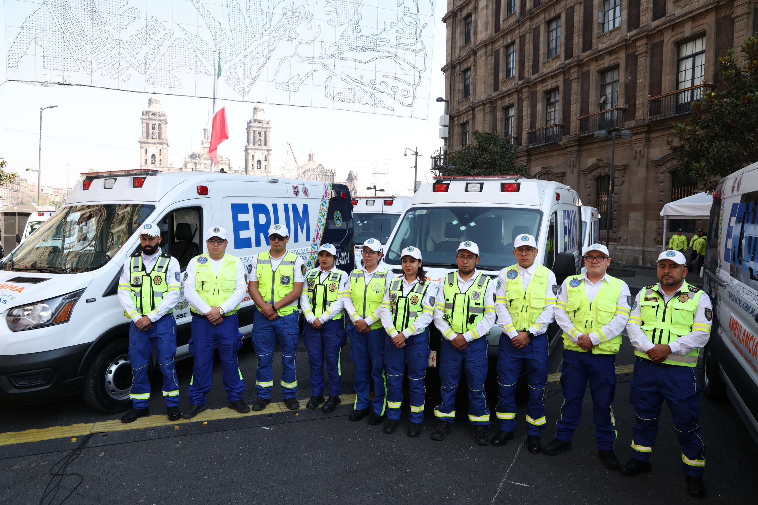 Entrega Clara Brugada 25 nuevas ambulancias al ERUM. Fotografía: La Isabel.