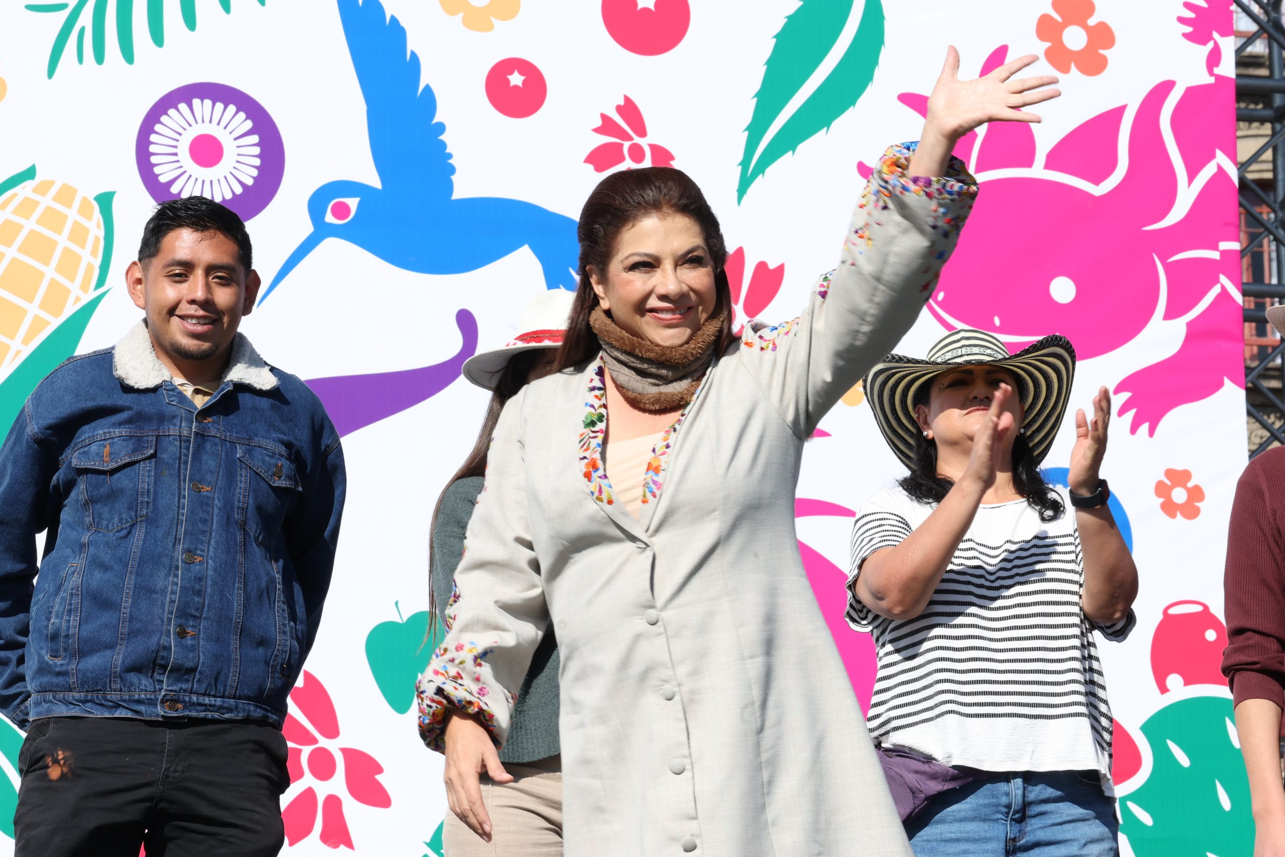 Beca a Universitarias y Universitarios para Transporte y Más. Fotografía: La Isabel.