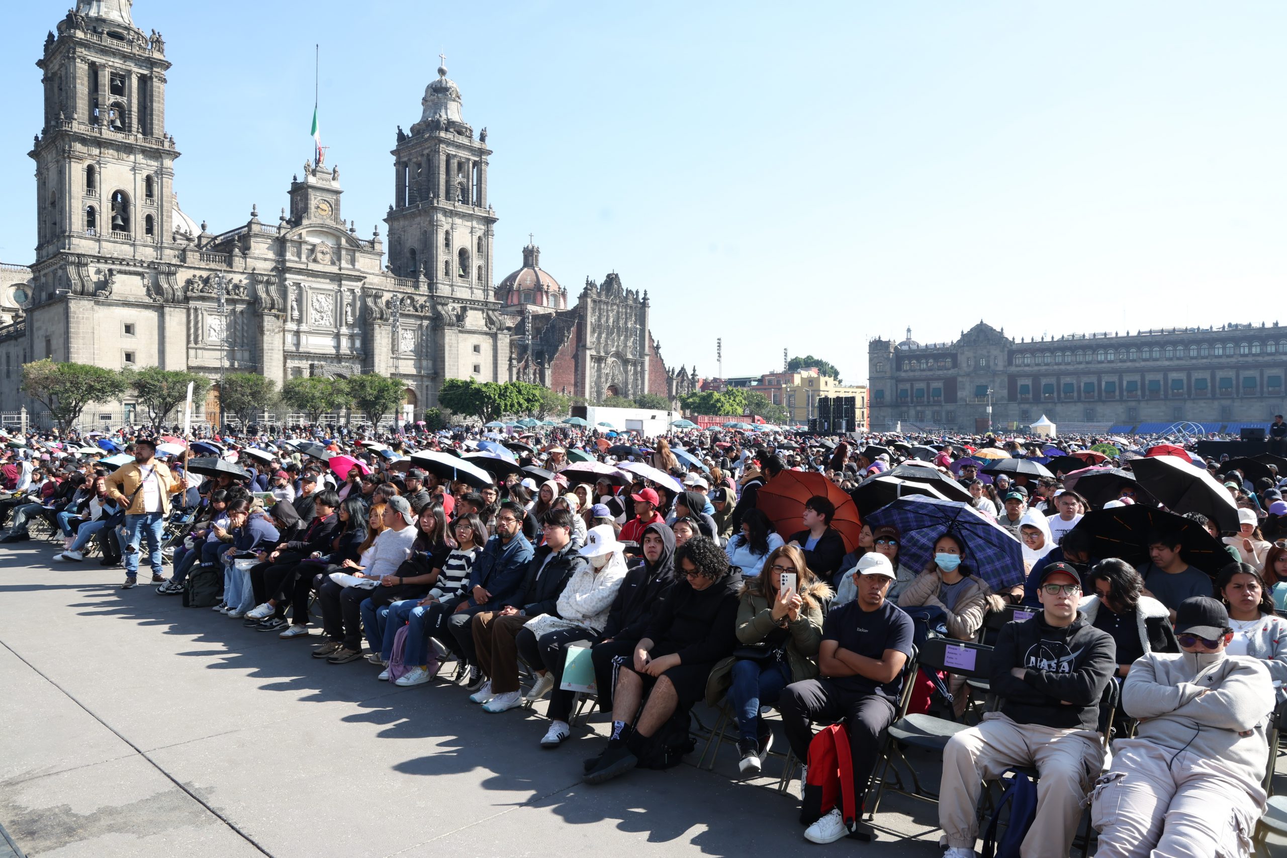 Beca a Universitarias y Universitarios para Transporte y Más. Fotografía: La Isabel.