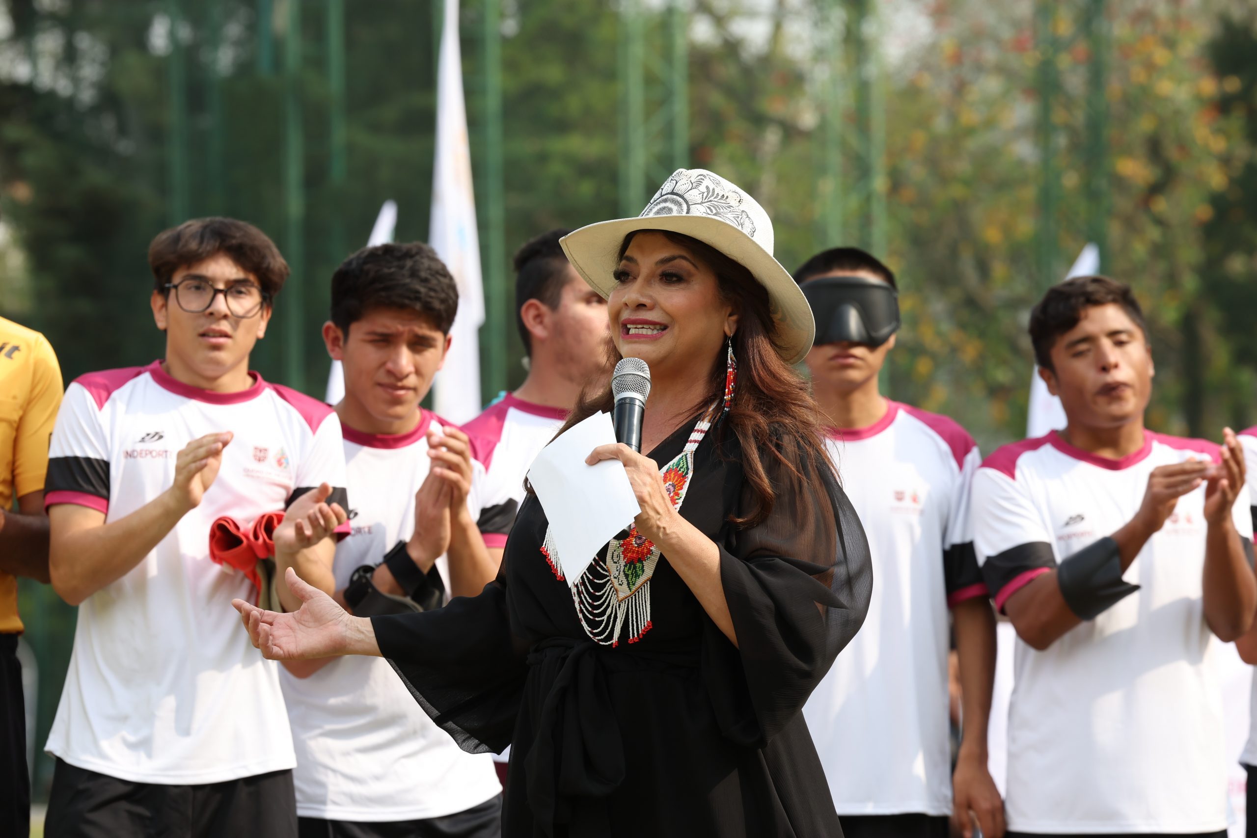Anuncia Clara Brugada partido de futbol entre las Selecciones de Talla Baja de México y Estados Unidos en el marco del Mundial 2026. Fotografía: La Isabel.