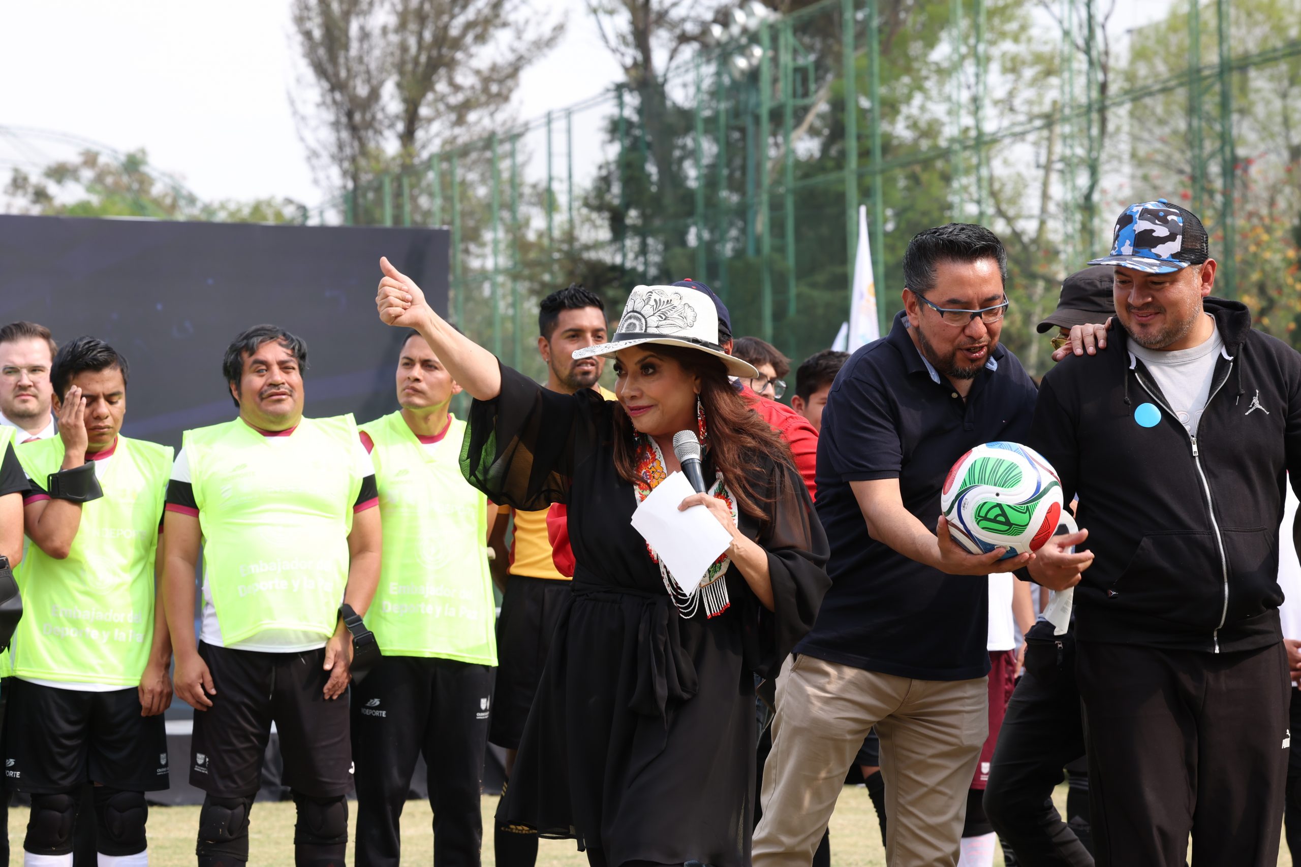 Anuncia Clara Brugada partido de futbol entre las Selecciones de Talla Baja de México y Estados Unidos en el marco del Mundial 2026. Fotografía: La Isabel.