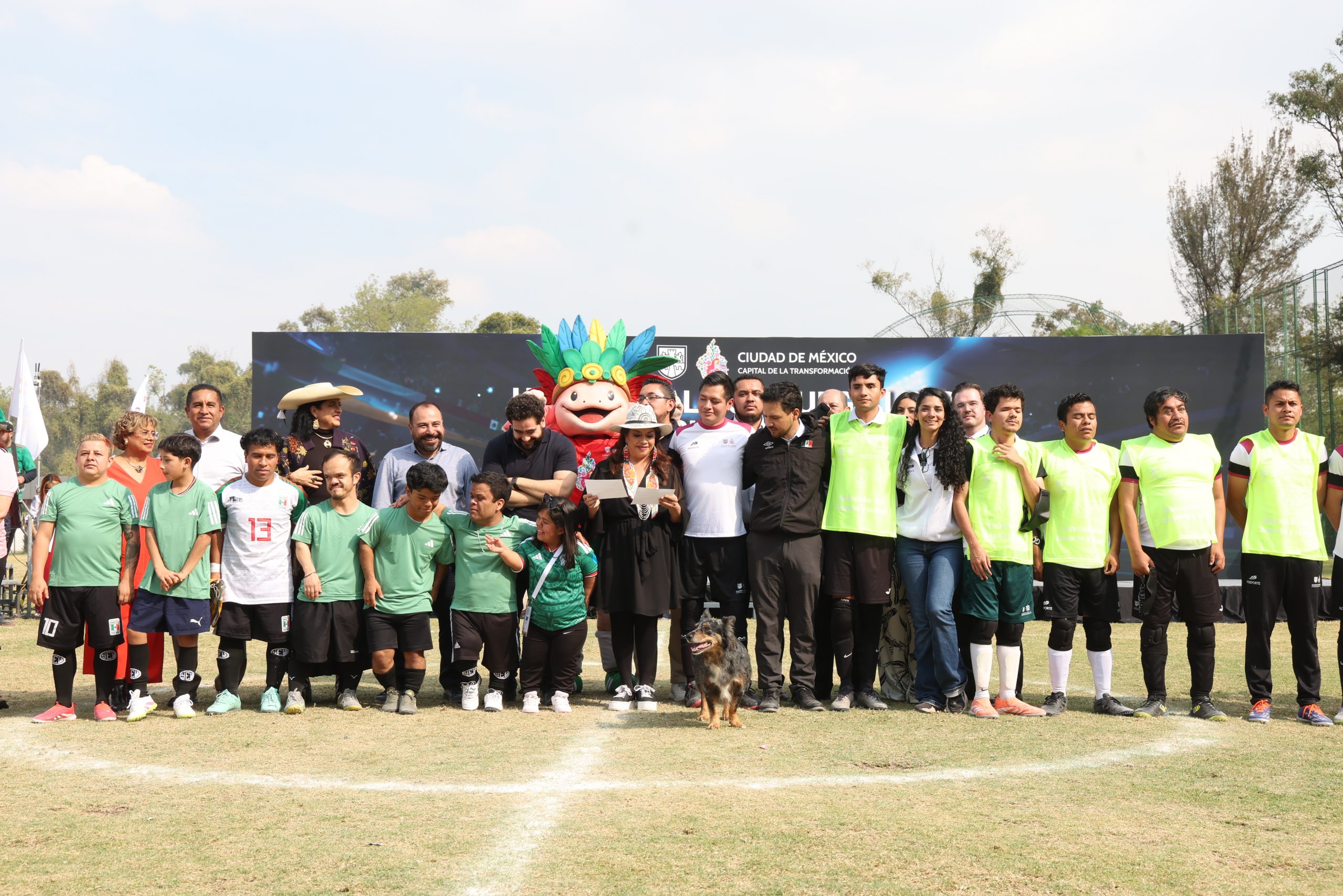 Anuncia Clara Brugada partido de futbol entre las Selecciones de Talla Baja de México y Estados Unidos en el marco del Mundial 2026. Fotografía: La Isabel.