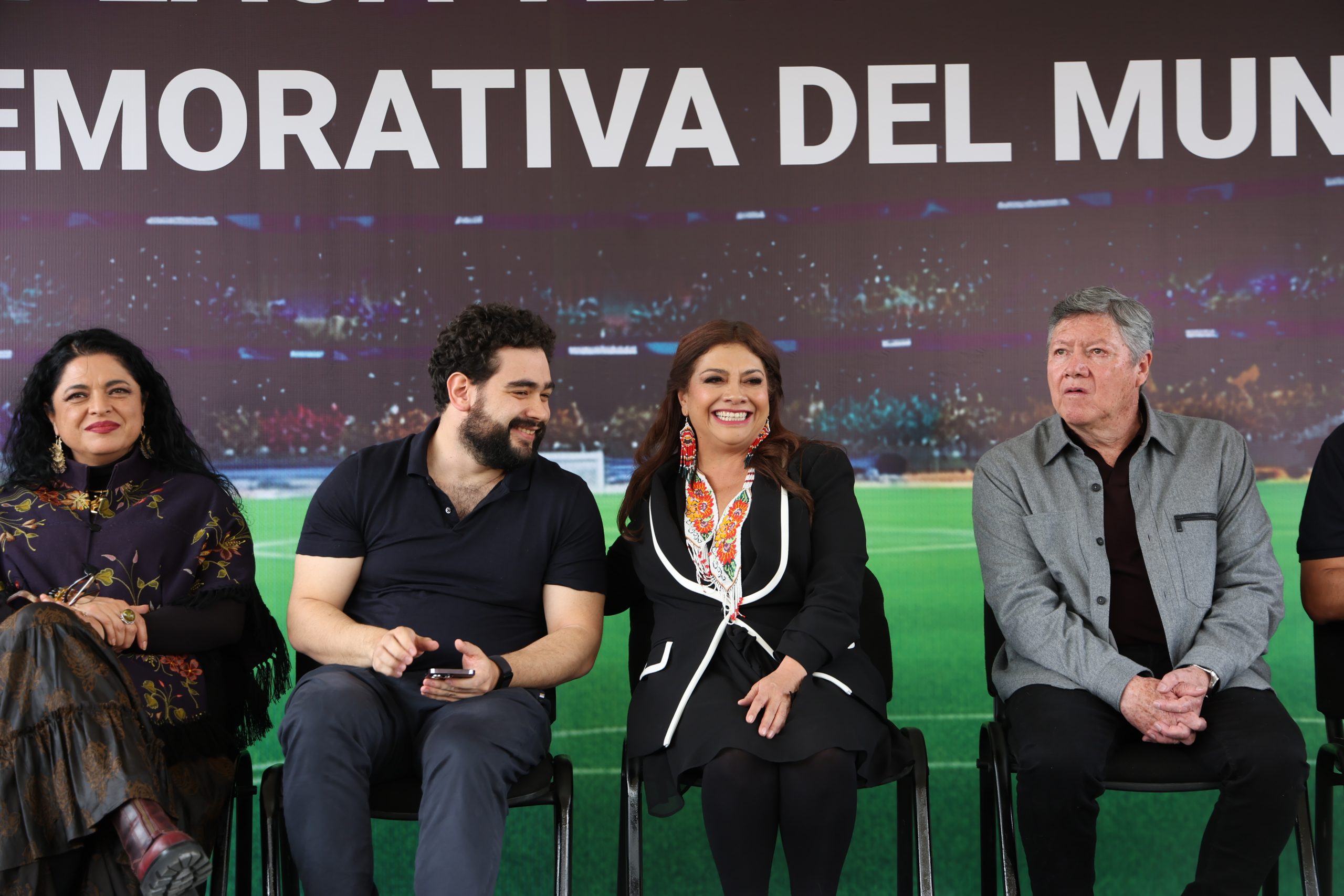 Presenta Clara Brugada la Placa Vehicular Conmemorativa del Mundial 2026: Fotografía: La Isabel.