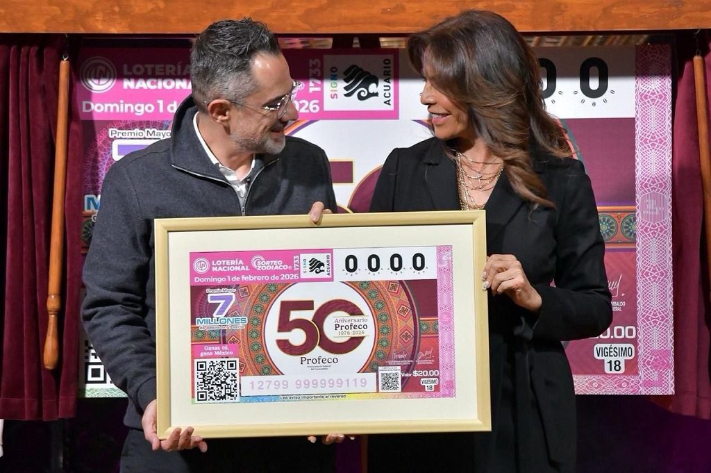 Develación del Billete Conmemorativo de la Lotería Nacional por el 50 Aniversario de la Profeco.