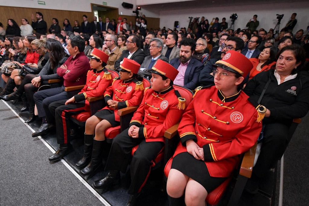 Develación del Billete Conmemorativo de la Lotería Nacional por el 50 Aniversario de la Profeco.