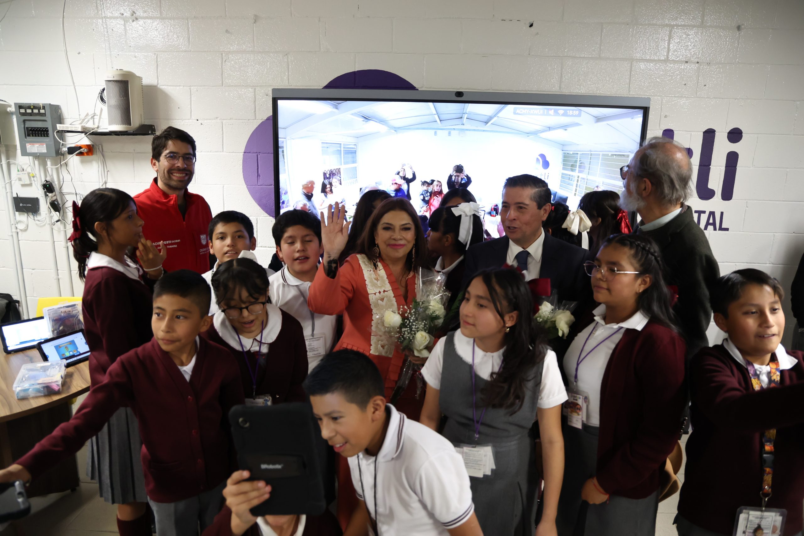 Gobierno Casa por Casa en Pedregal de Santo Domingo, alcaldía Coyoacán. Fotografía: La Isabel.