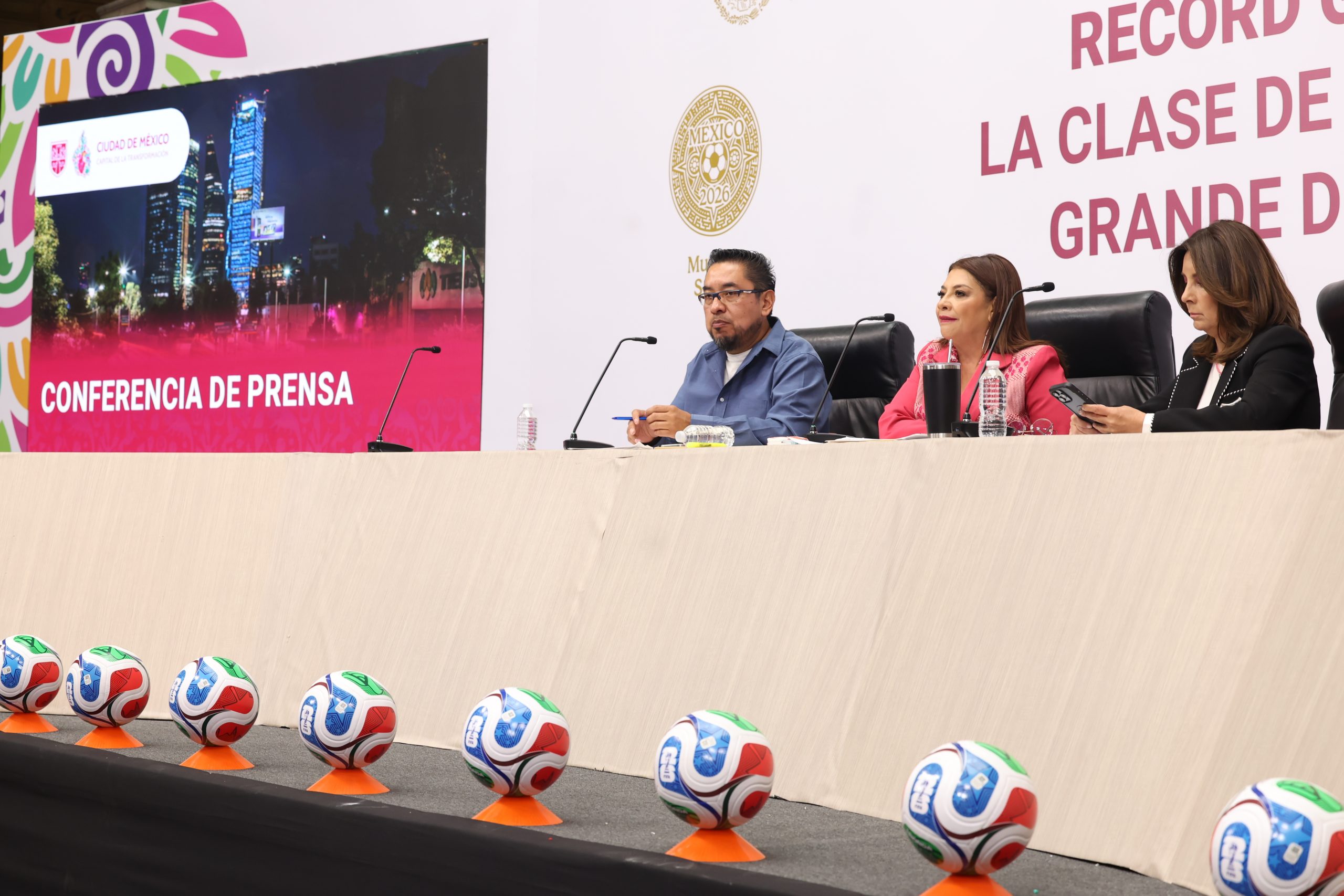 Conferencia de Prensa: Récord Guinness de la clase de fútbol más grande del mundo. Fotografía: La Isabel.