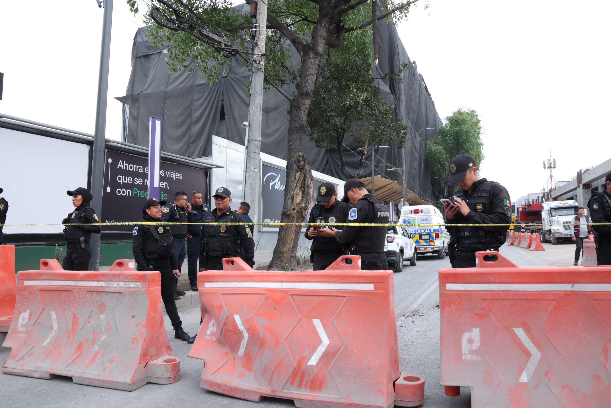 Derrumbe de edificio de la calle Alfredo Chavero y San Antonio Abad. Fotografía: La Isabel.