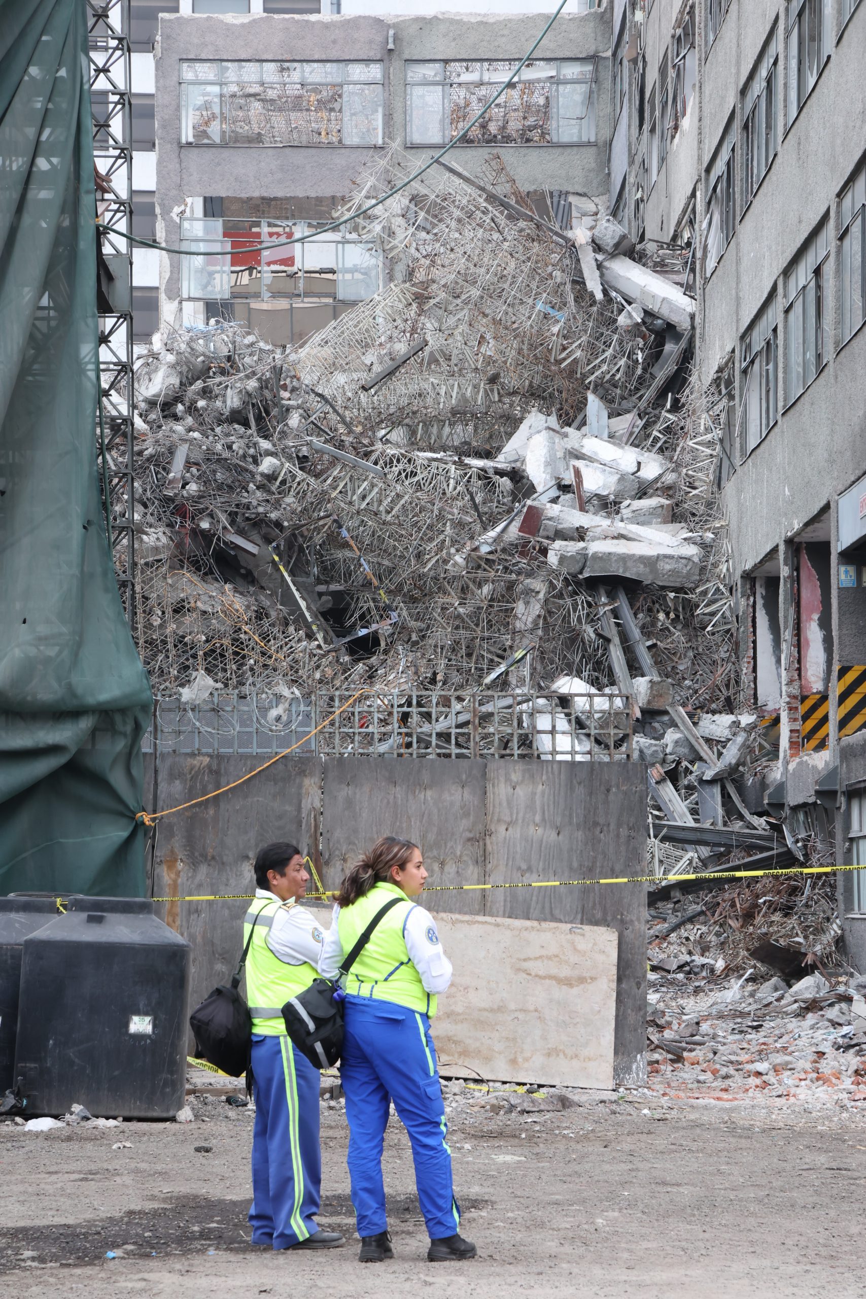 Derrumbe de edificio de la calle Alfredo Chavero y San Antonio Abad. Fotografía: La Isabel.