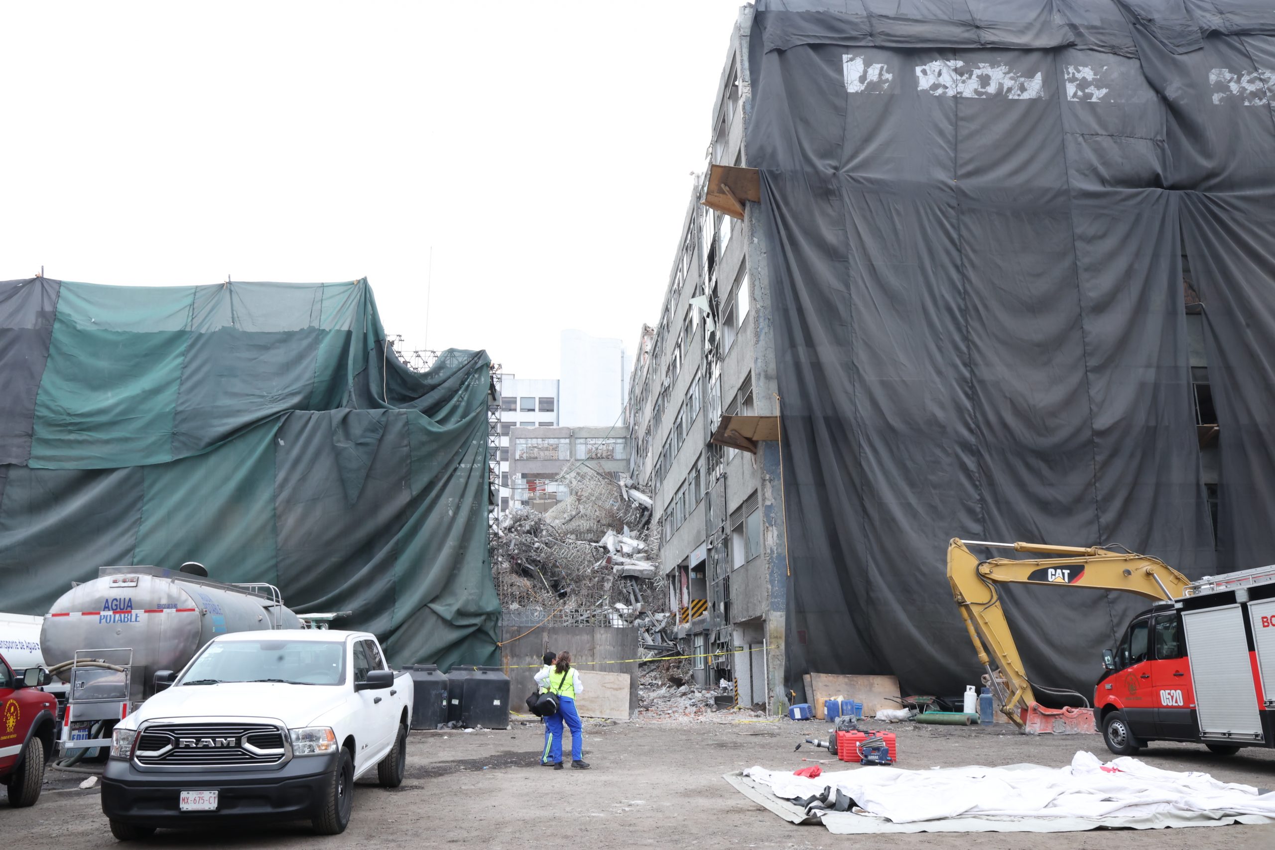 Derrumbe de edificio de la calle Alfredo Chavero y San Antonio Abad. Fotografía: La Isabel.